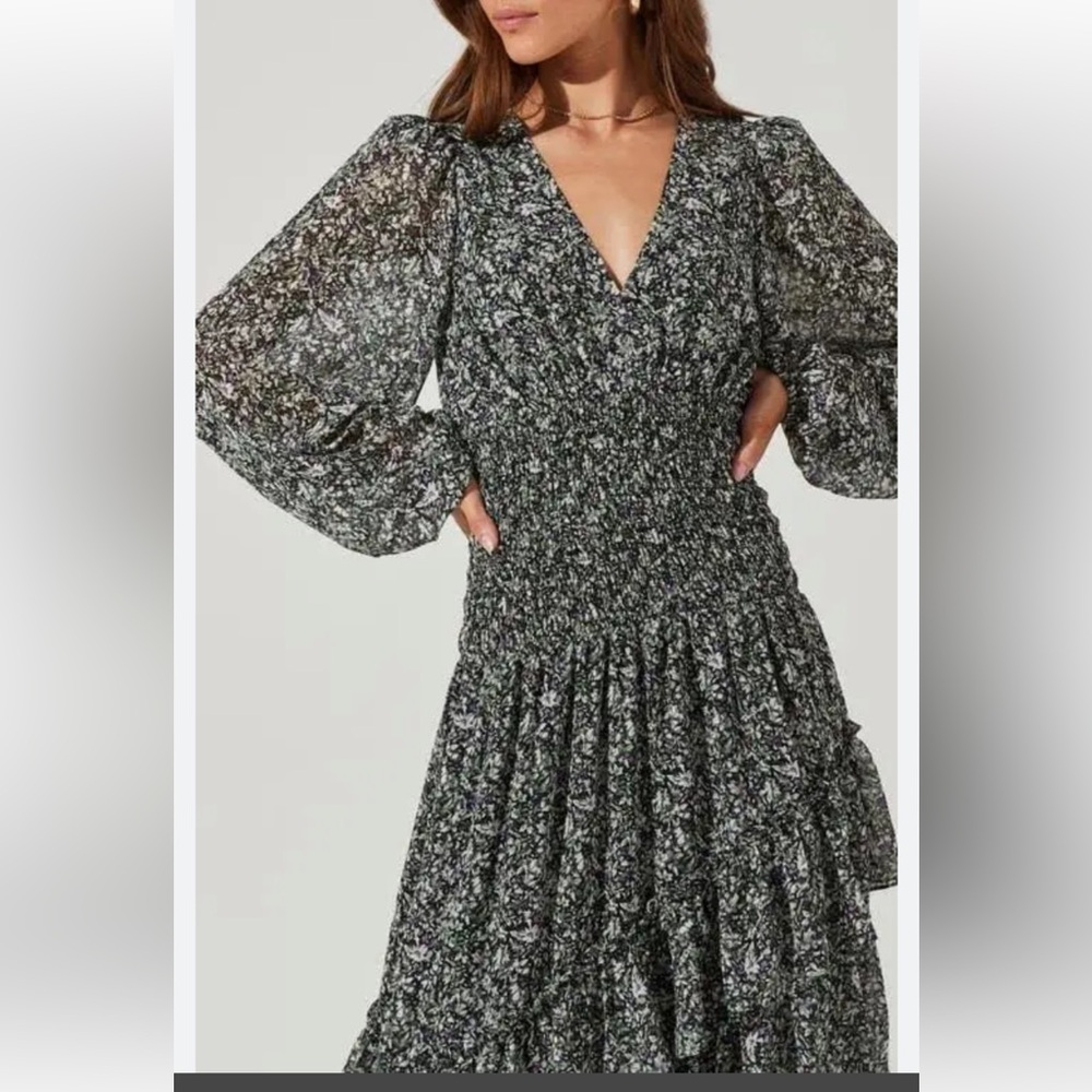 ASTR The Label Long Sleeve Asymmetrical Tiered Ruffle Floral Midi Dress, MEDIUM - Picture 2 of 13